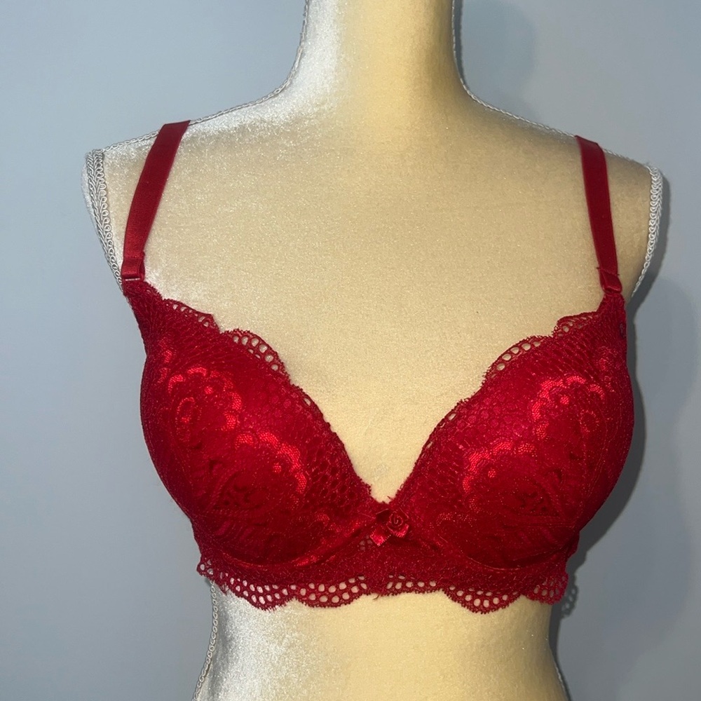 Red Lace Underwire Padded Adjustable Strap Bra Size 36D
